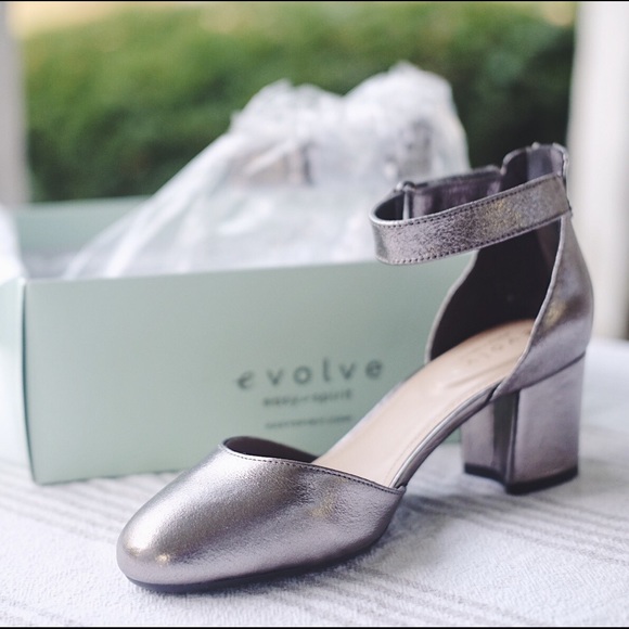 easy spirit silver shoes